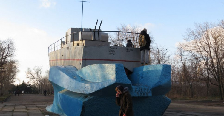 Кибер-наркоторговцы Мариуполя размещают рекламу на памятниках Великой Отечественной войны (ФОТО+ВИДЕО)
