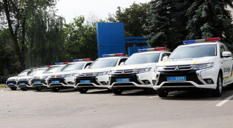 Полиция будет патрулировать Мариуполь на крутых внедорожниках (ФОТО+ВИДЕО)