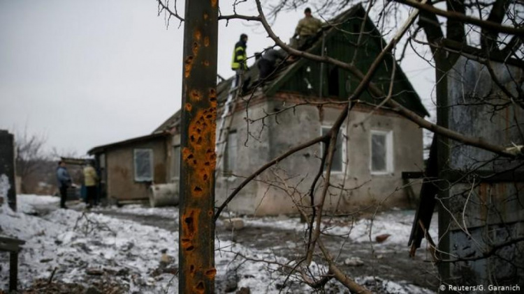 На Донетчине восстановят не менее 1000 домов, поврежденных обстрелами