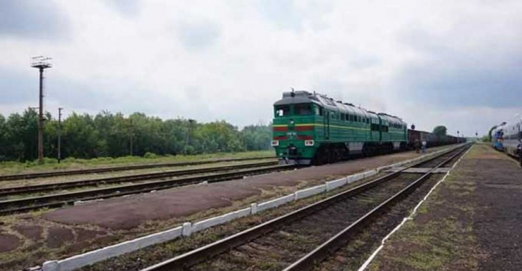 «Укрзализныця» пообещала увеличить пропуск поездов на мариупольском направлении