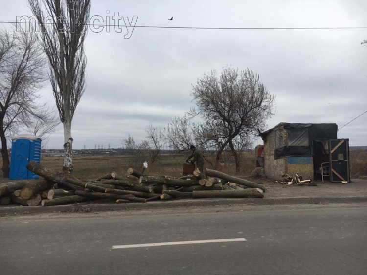 На блокпостах Мариуполя таинственно исчезли модули с удобствами - Саакашвили (ФОТО)