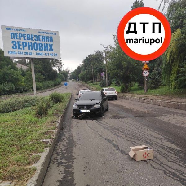 В Мариуполе выпивший водитель «подровнял» бордюр
