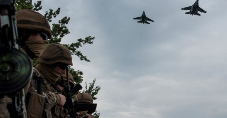 Украина обороняет свои территории от авиационных ударов