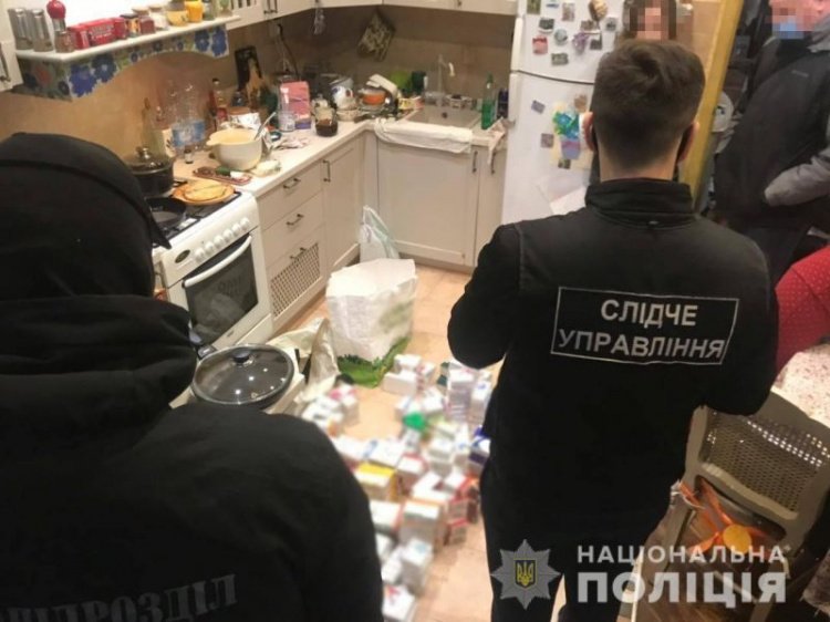 Контрабанда из России: мариуполец и одессит ввозили в Украину фальсифицированные медпрепараты