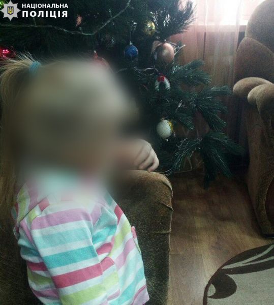 Пьяная мариупольчанка выгнала на улицу 6-летнюю дочь (ФОТО)