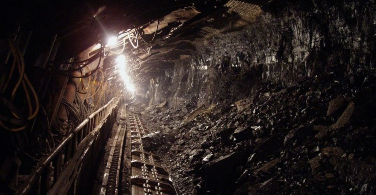 На Донетчине из горящей шахты эвакуировали более 200 горняков