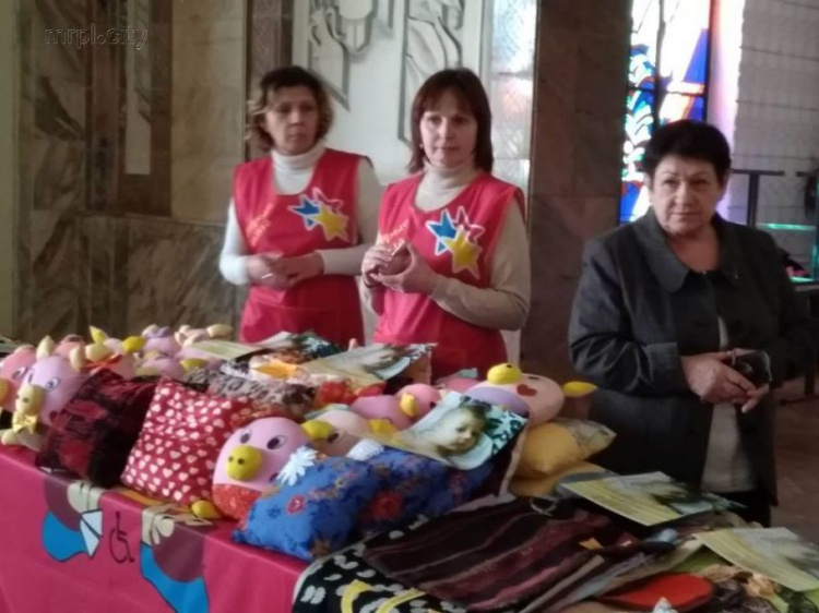 Флешмоб спасения маленькой Даши в Мариуполе продолжается: За сутки собрали 1466 евро (ФОТО)