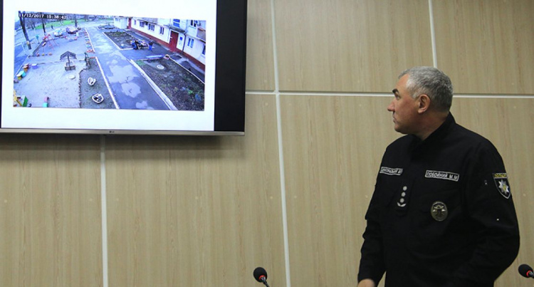 В Мариуполе полицейские предложили жителям сотрудничество для улучшения безопасности домов (ФОТО)