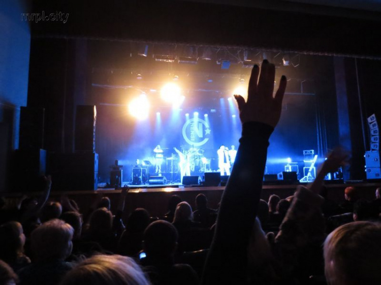 Группа «Нэнси» в Мариуполе удивила поклонников трагичным признанием и обрадовала ярким шоу (ФОТО+ВИДЕО)