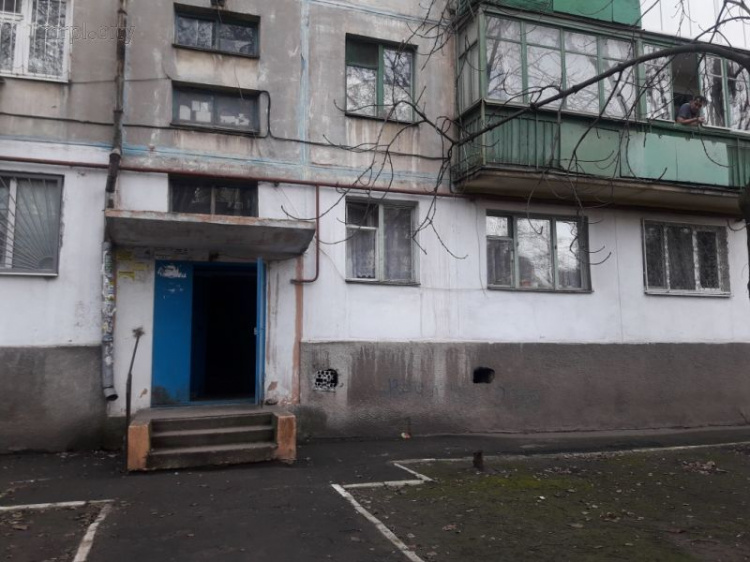 Жильцы многоэтажного дома в Мариуполе пожаловались на сильный запах газа (ФОТО)