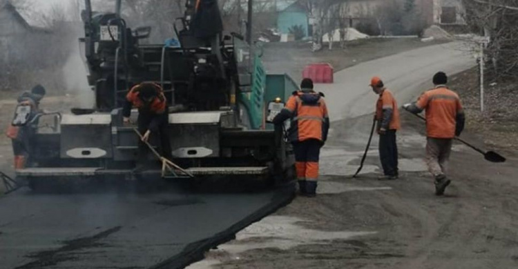«Город без окраин»: «Мариупольавтодор» приступил к ремонту дорог в отдаленных поселках
