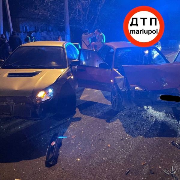 Двое пассажиров и водитель пострадали в ДТП ночью в Мариуполе