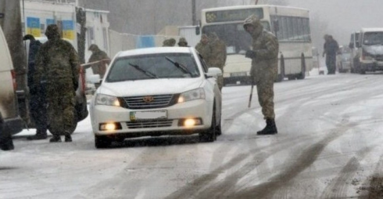 На блокпостах Донетчины застряли более 700 автомобилей, - Госпогранслужба Украины