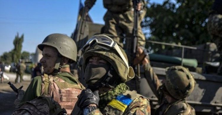 На Донбассе трое военных получили ранения