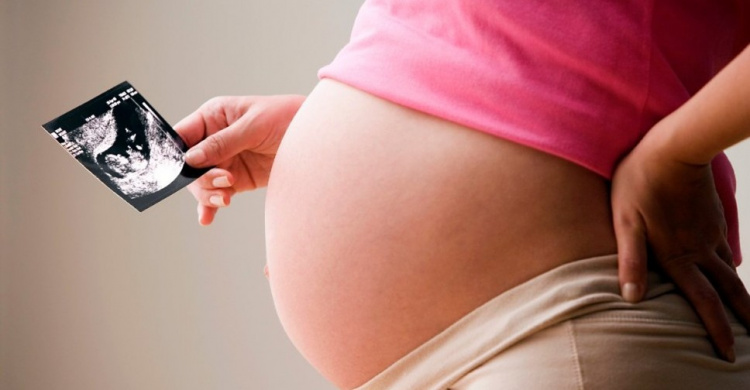 На Донетчине беременных с тяжелой патологией везут в другие области