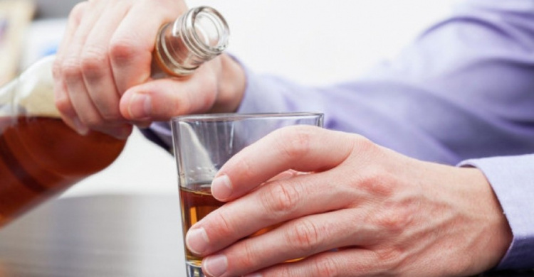 На Донетчине растет количество погибших от суррогатного алкоголя (ДОПОЛНЕНО)
