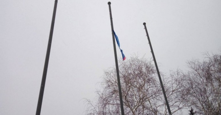 На Донетчине вновь сорвали флаги Украины и Евросоюза