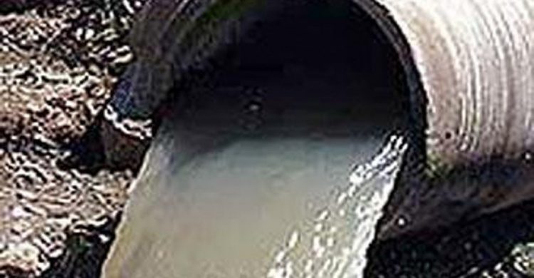 На канализационном коллекторе в Мариуполе произошла авария
