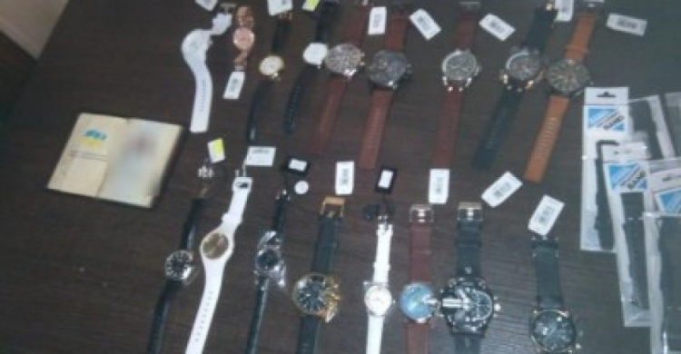 На неподконтрольную территорию Донетчины не пропустили партию брендовых часов (ФОТО)