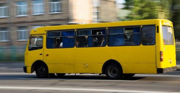 В Украине 16-летний подросток второй раз за неделю угнал маршрутку