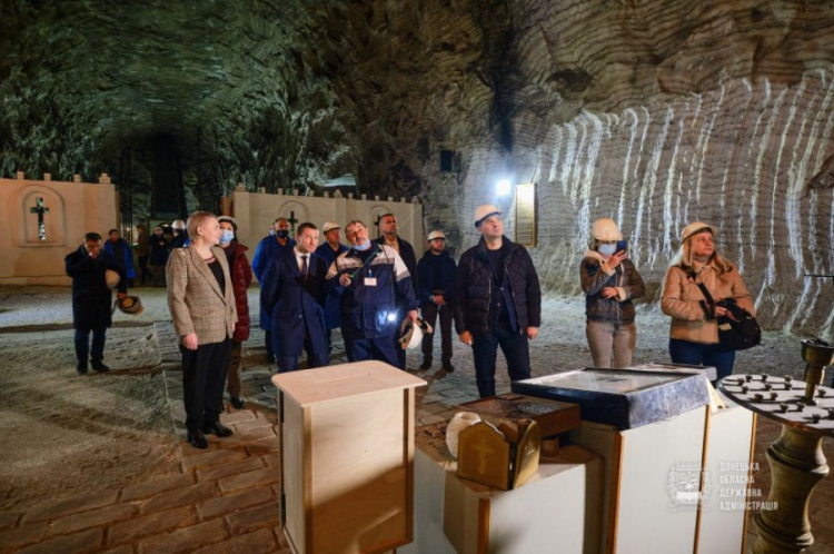 Подземный храм, соляные барельефы и старая шахта: на Донетчине презентовали новый туристический маршрут