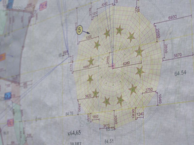 Новый пешеходный фонтан Мариуполя украсят мраморные звезды (ФОТО)