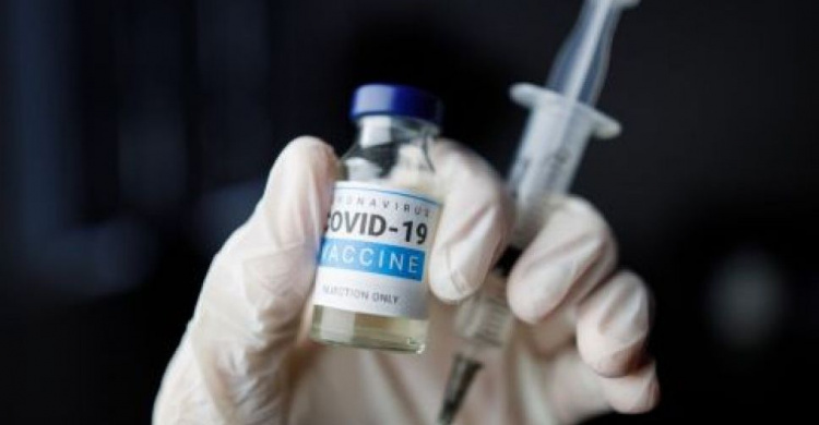Украина ожидает поставку вакцины от СOVID-19: уменьшили срок регистрации препарата