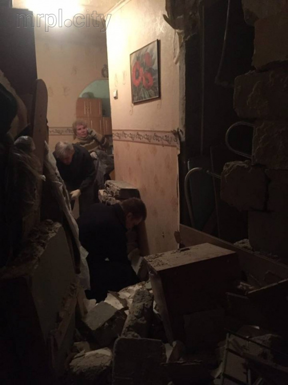 Авдеевка снова попала под обстрел боевиков: мирный житель погиб, есть разрушения