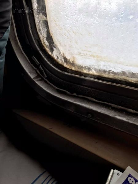 Закалка от «Укрзализныци»: в мариупольском поезде пассажиров испытывали водой и морозом (ФОТО)