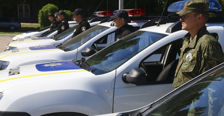 Полицейские в Мариуполе усилили патрулирование мест отдыха (ФОТО)