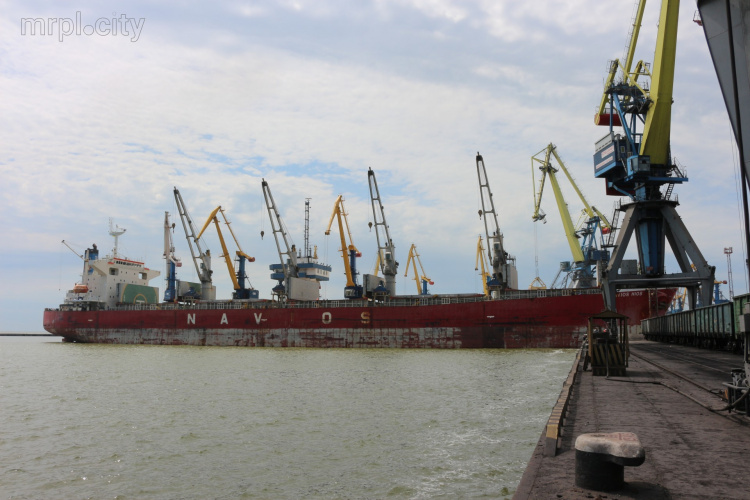 Мариупольский порт впервые перевалил импортный известняк для меткомбинатов (ФОТО)