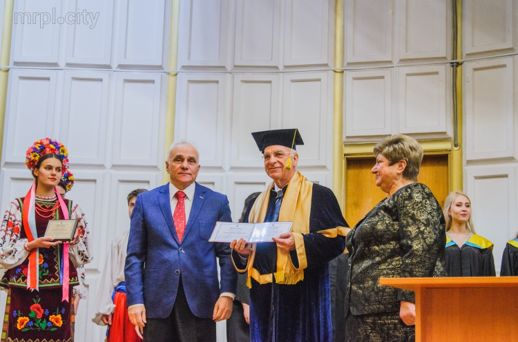 В Мариуполе назвали лучших знатоков новогреческого языка и вручили именные стипендии и дипломы  (ФОТО)