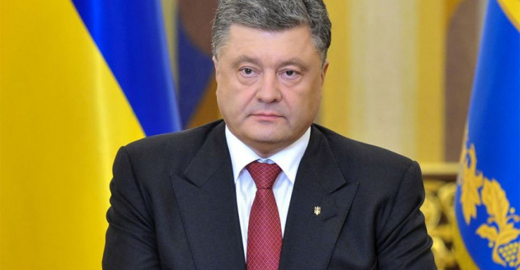 Президент Украины проведет парад в Мариуполе и поздравит морпехов (ФОТО)