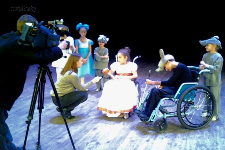 Мариупольцы с инвалидностью покажут на фестивале уникальные номера (ФОТО)