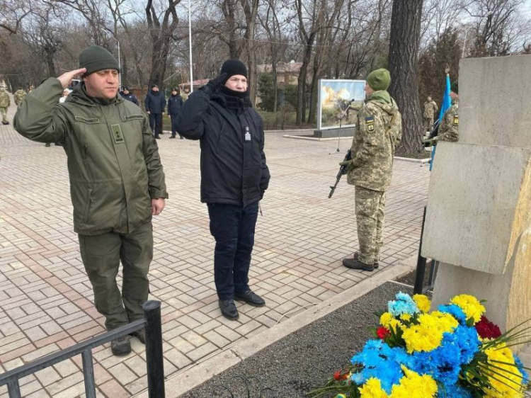 В Мариуполе почтили память погибших защитников Донецкого аэропорта