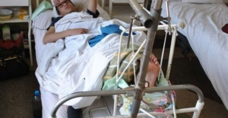 В Мариуполе 11 человек с переломами и ушибами попали в больницы