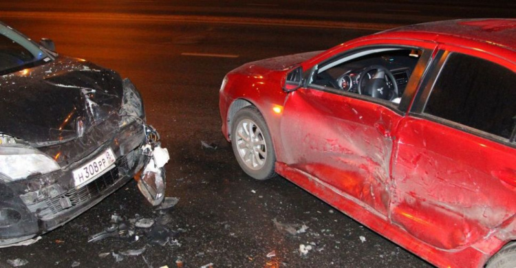 Гололед в Мариуполе: Побит суточный рекорд аварий на дорогах