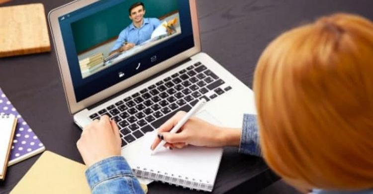Учеба во время локдауна: «Мариупольское телевидение» покажет онлайн-уроки в прямом эфире