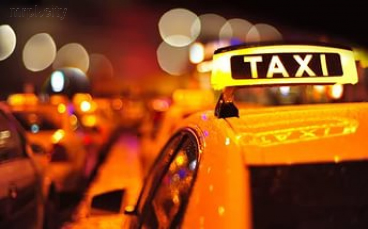 В Мариуполе 16 таксистов работали без лицензии