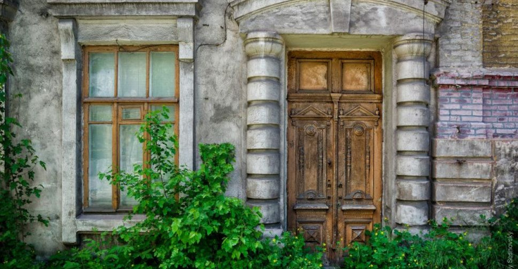 Мариупольцы планируют реставрировать двери старинных домов
