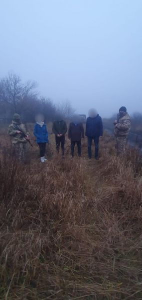 На Донбассе шесть граждан Узбекистана тайком пробирались к украино-российской границе