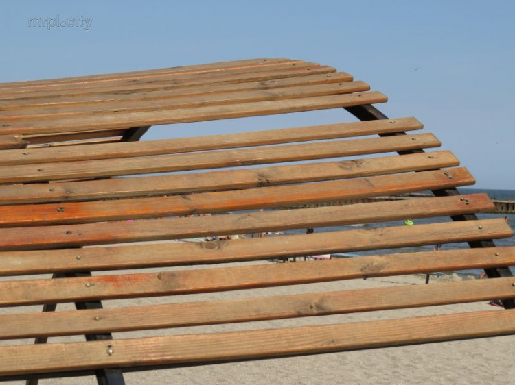 Вандалы выступили против создания «Лазурного пляжа» в Мариуполе (ФОТОФАКТ)  