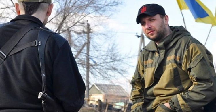 Парасюк использует удостоверение депутата для нападения на полицейских, - Аброськин