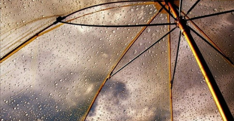 Зонтик может пригодиться: в Мариуполе прогнозируют дожди