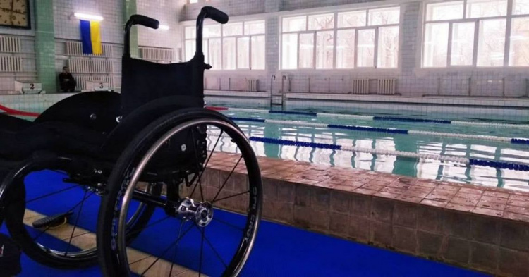 В Мариуполе паралимпийцы проводят бесплатные занятия для детей с инвалидностью (ФОТО)