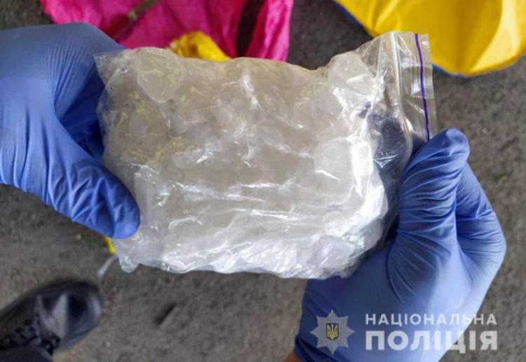 У мариупольской супружеской пары обнаружили наркотики на сумму более 100 тысяч гривен