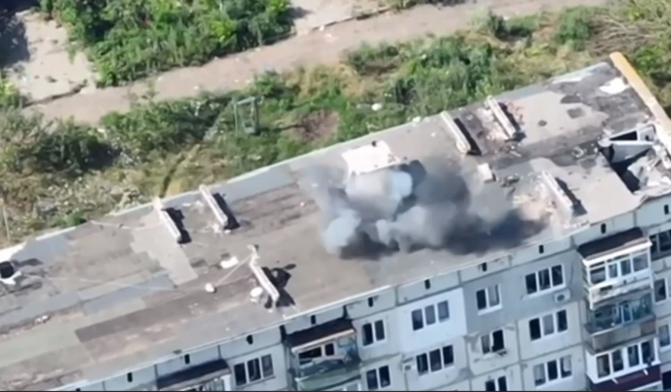 У Соледарі Сили оборони знищили радіоелектронну станцію, заховану росіянами на даху будинка