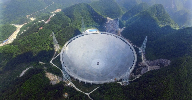 Поднебесная запустила крупнейший телескоп в мире (ВИДЕО)