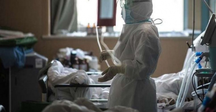 В Украине более 9 тысяч новых случаев коронавируса за сутки