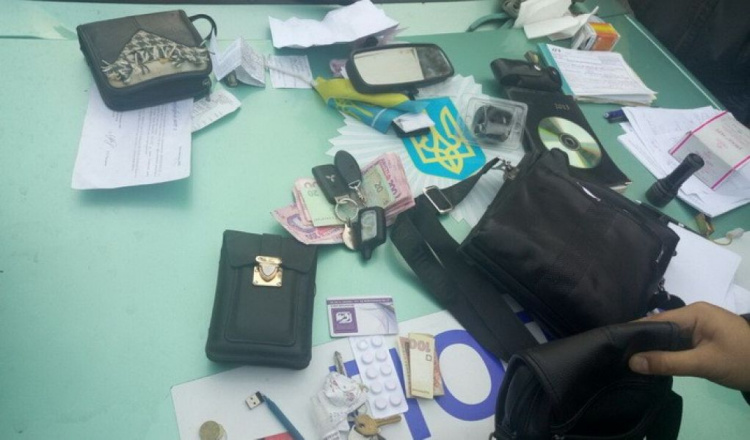 Четверо полицейских в Донецкой области по сфабрикованному делу требовали с жителя деньги (ФОТО)